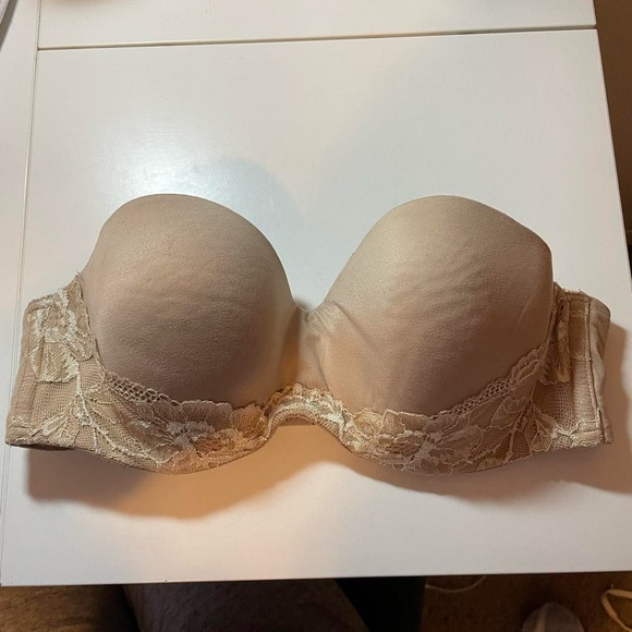 32D beige strapless Victoria’s Secret bra - Picture 1 of 2